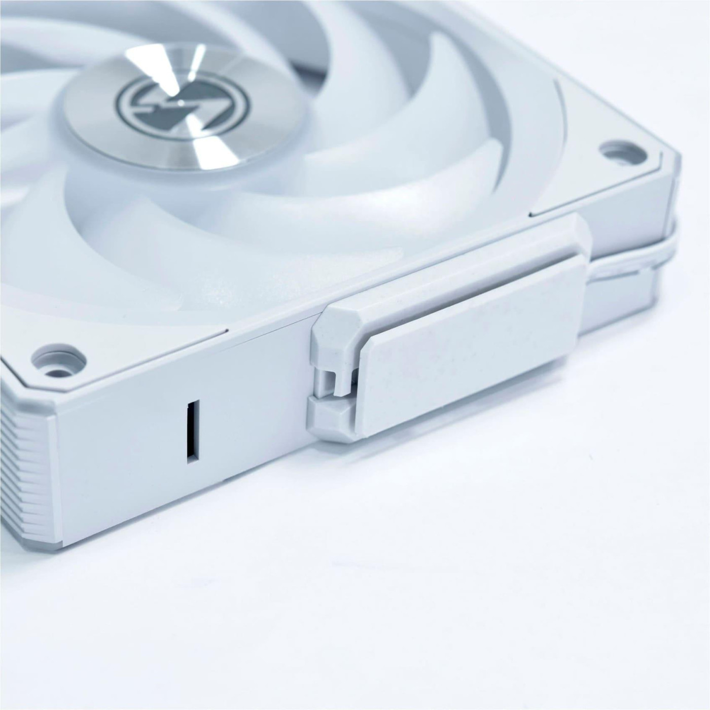 Комплект вентиляторів Lian Li Uni Fan CL WIRELESS 120-3 White G99.12CL1W3W.00)