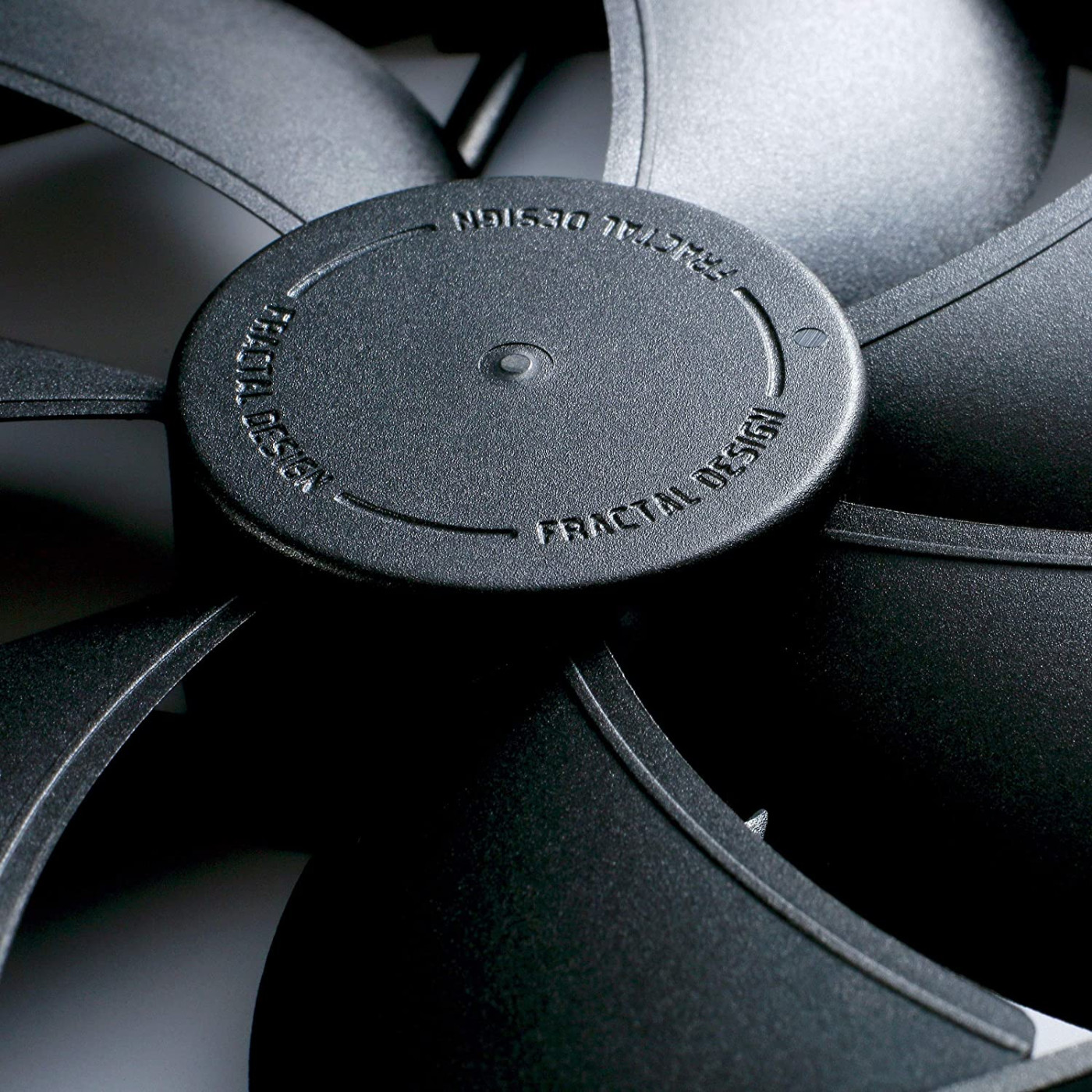 Вентилятор Fractal Design Dynamic X2 GP-14 (FD-FAN-DYN-X2-GP14-PWM-BK) Б/у