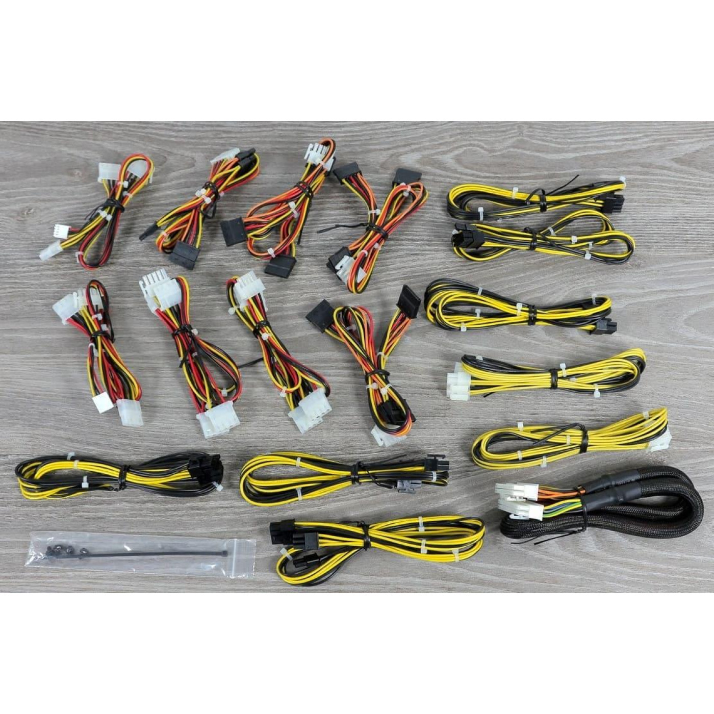 Блок живлення FSP 1200W 80+ GOLD (FSP1200-50AAG)