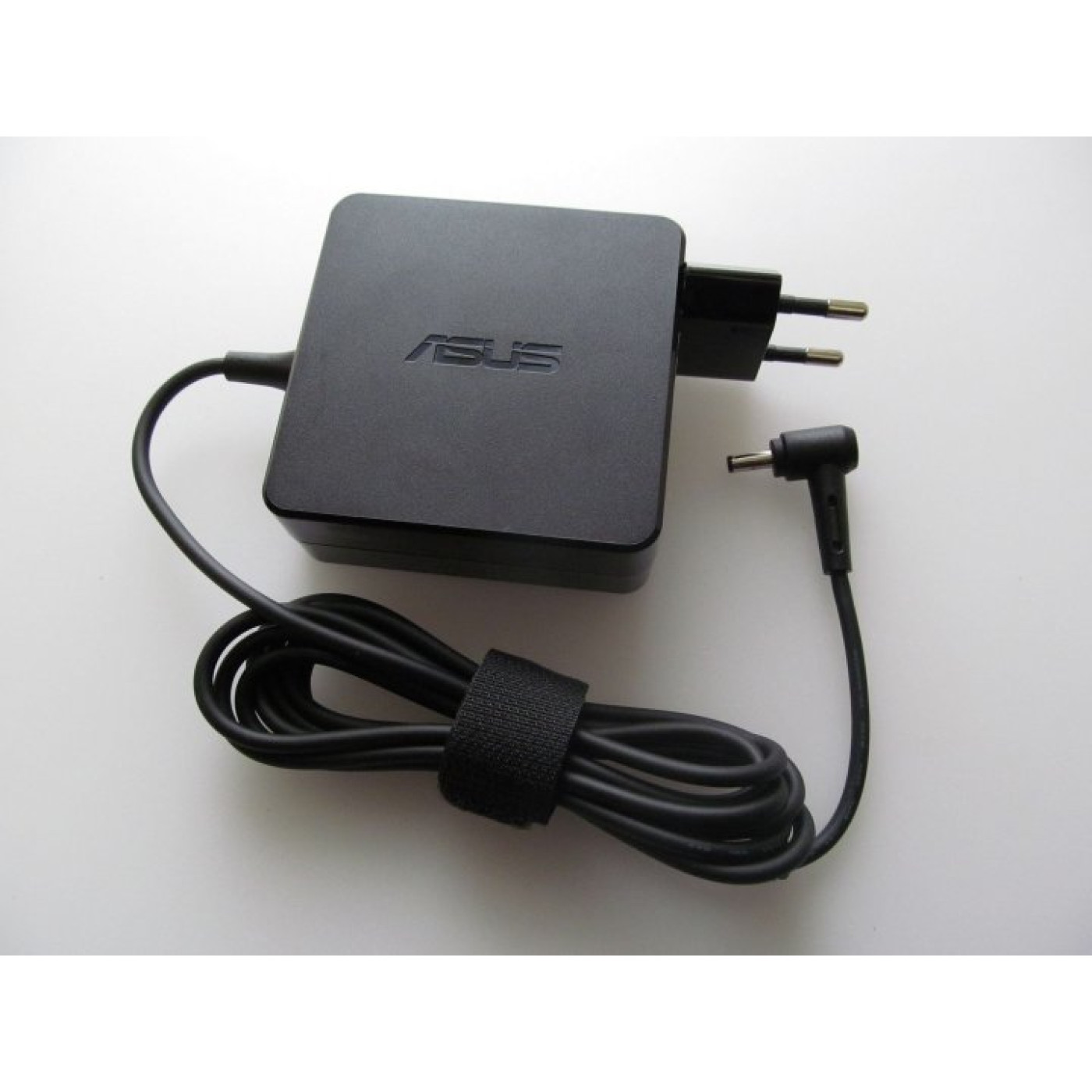 Блок живлення для ноутбука ASUS 65W Zenbook 19V 3.42A раз'ем 4.0/1.35 (ADP-65AW A / A40105)