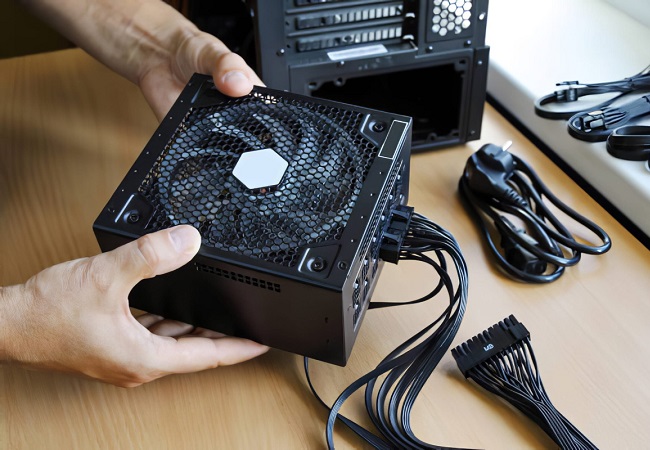Блок живлення Chieftec Polaris 650W (PPS-650FC) — Форм-фактор ATX для сумісності корпусів