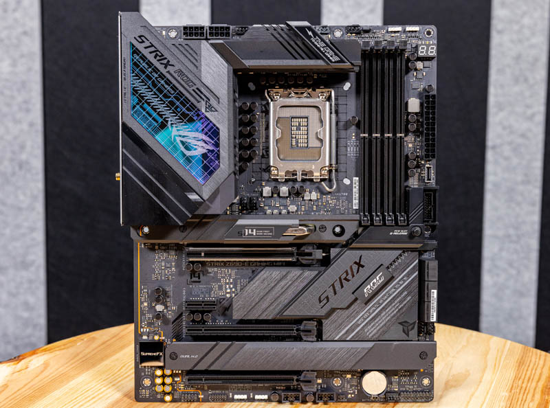 Материнська плата ASUS ROG STRIX Z690-F GAMING WIFI (ROG STRIX Z690-F GAMING WIFI) (Socket 1700, Intel Z690, ATX) Б/в — Intel Z690: високопродуктивний чипсет для геймінгу