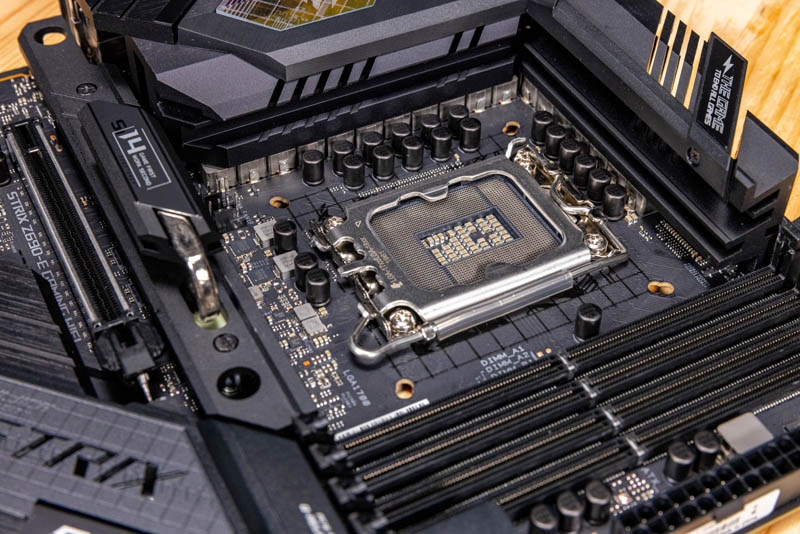 Материнська плата ASUS ROG STRIX Z690-F GAMING WIFI (ROG STRIX Z690-F GAMING WIFI) (Socket 1700, Intel Z690, ATX) Б/в — Основні роз'єми живлення 24+8+8 для стабільності системи