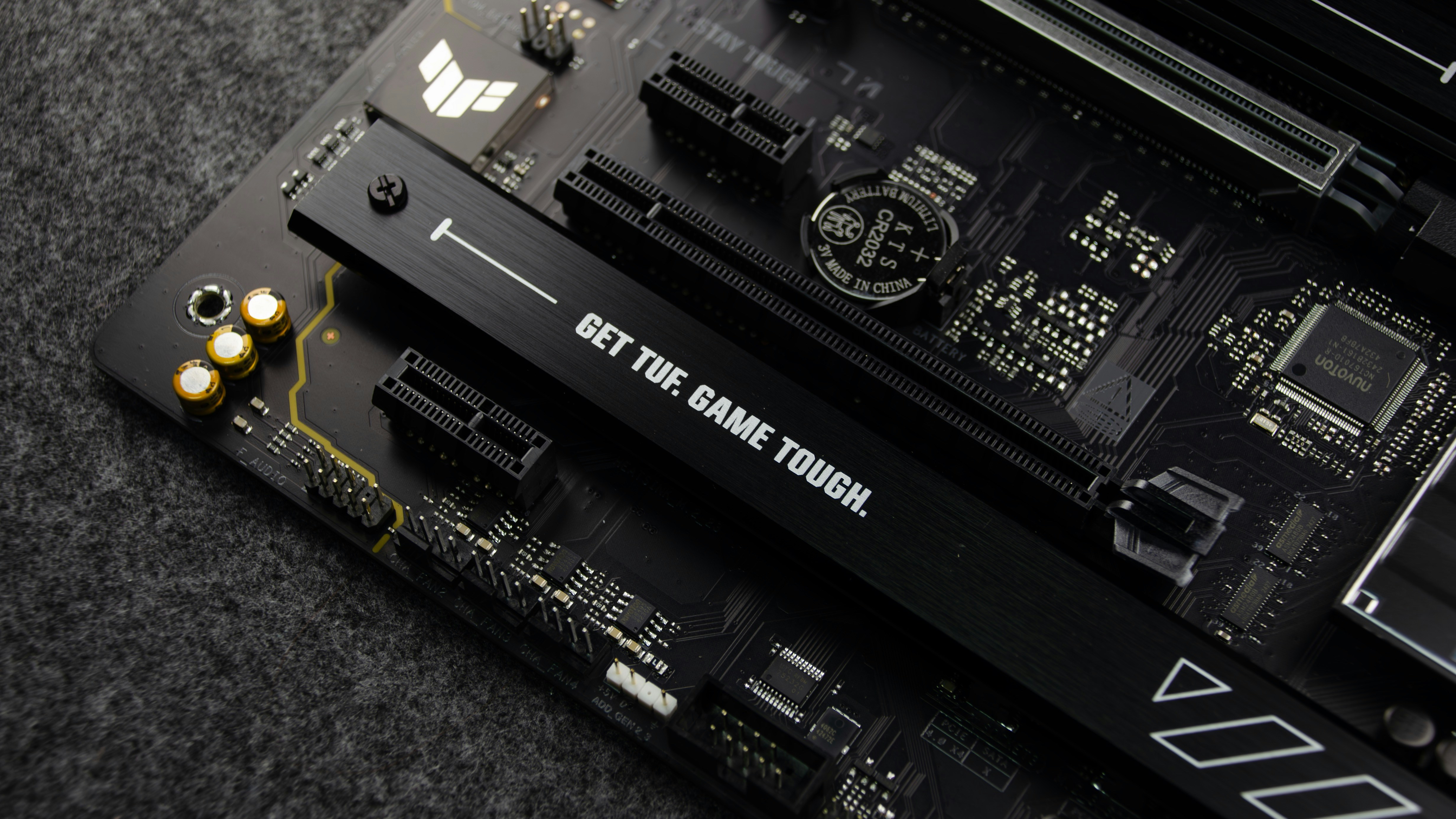 Материнская плата ASUS PRIME B760M-A D4-CSM (PRIME B760M-A D4-CSM) (Socket 1700, Intel B760, Micro-ATX) — Micro-ATX форм-фактор для компактных систем