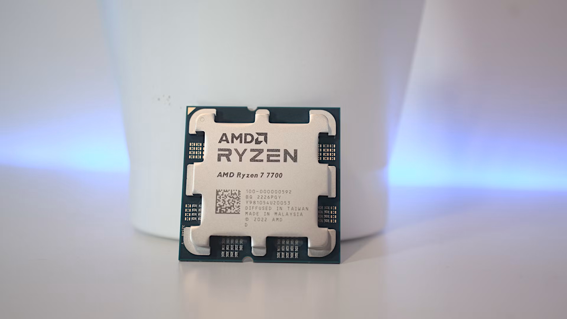 Процессор AMD Ryzen 7 7700 (100-000000592) (Socket AM5, 16T, 5.2 ГГц, Tray) — Восьмиядерная архитектура для многозадачности