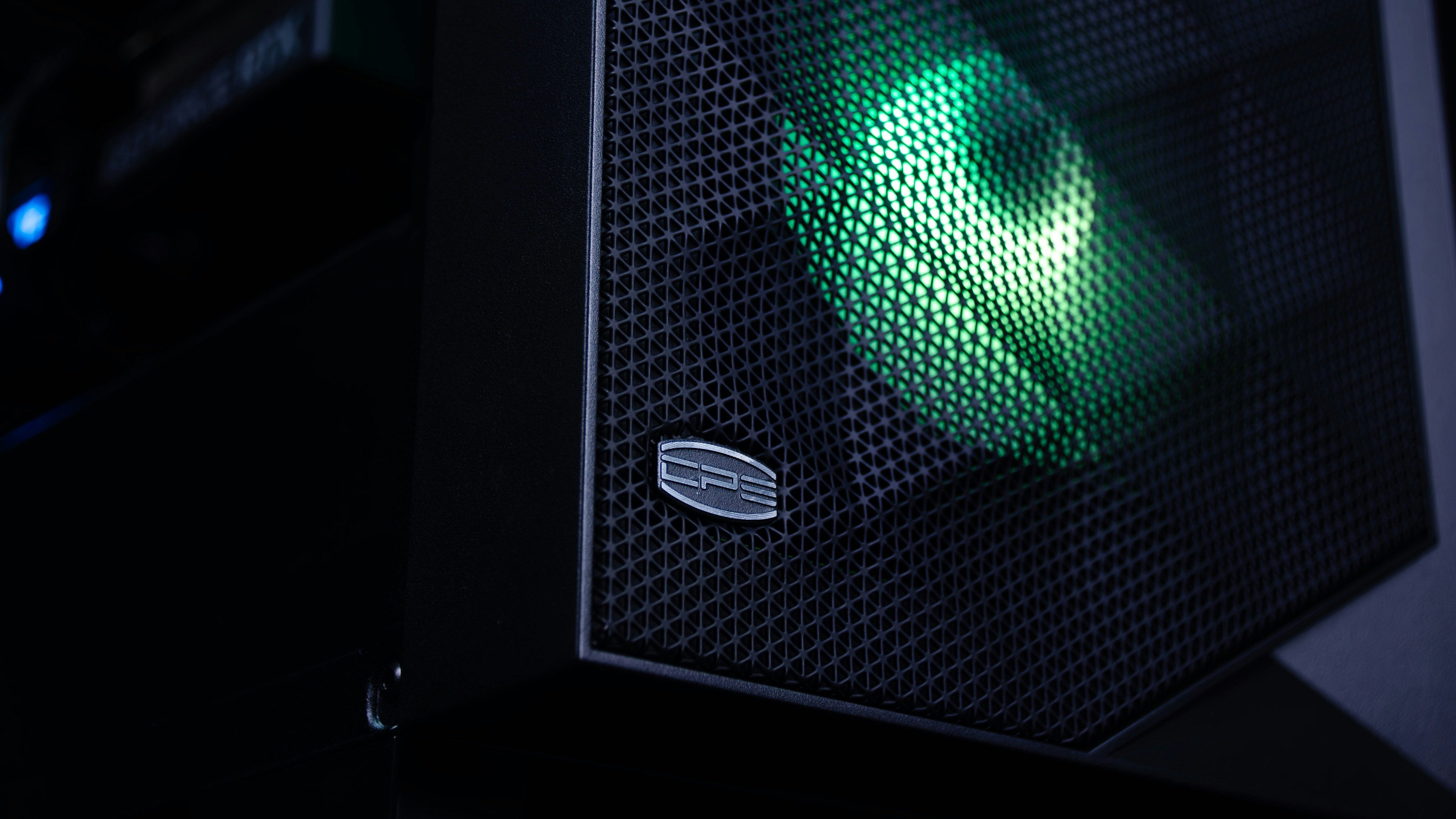 СВО Deepcool LS520S Zero Dark (R-LS520-BKNNMM-G-1) — Радиатор 240 мм для эффективного охлаждения