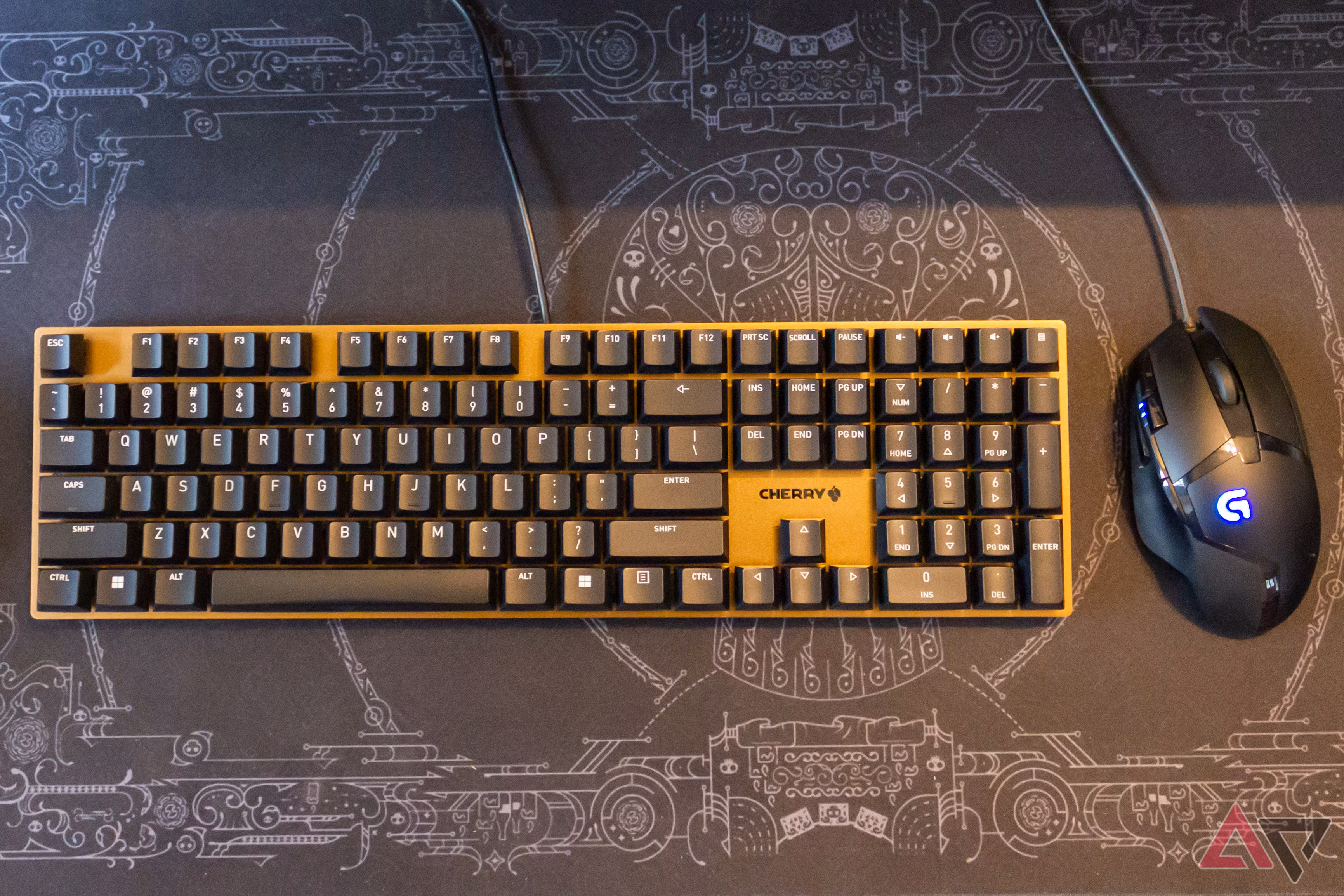 Клавиатура HATOR Rockfall 3 Mecha TKL Wireless Orange Black (HTK850UA) — Комбинированное подключение для гибкости использования
