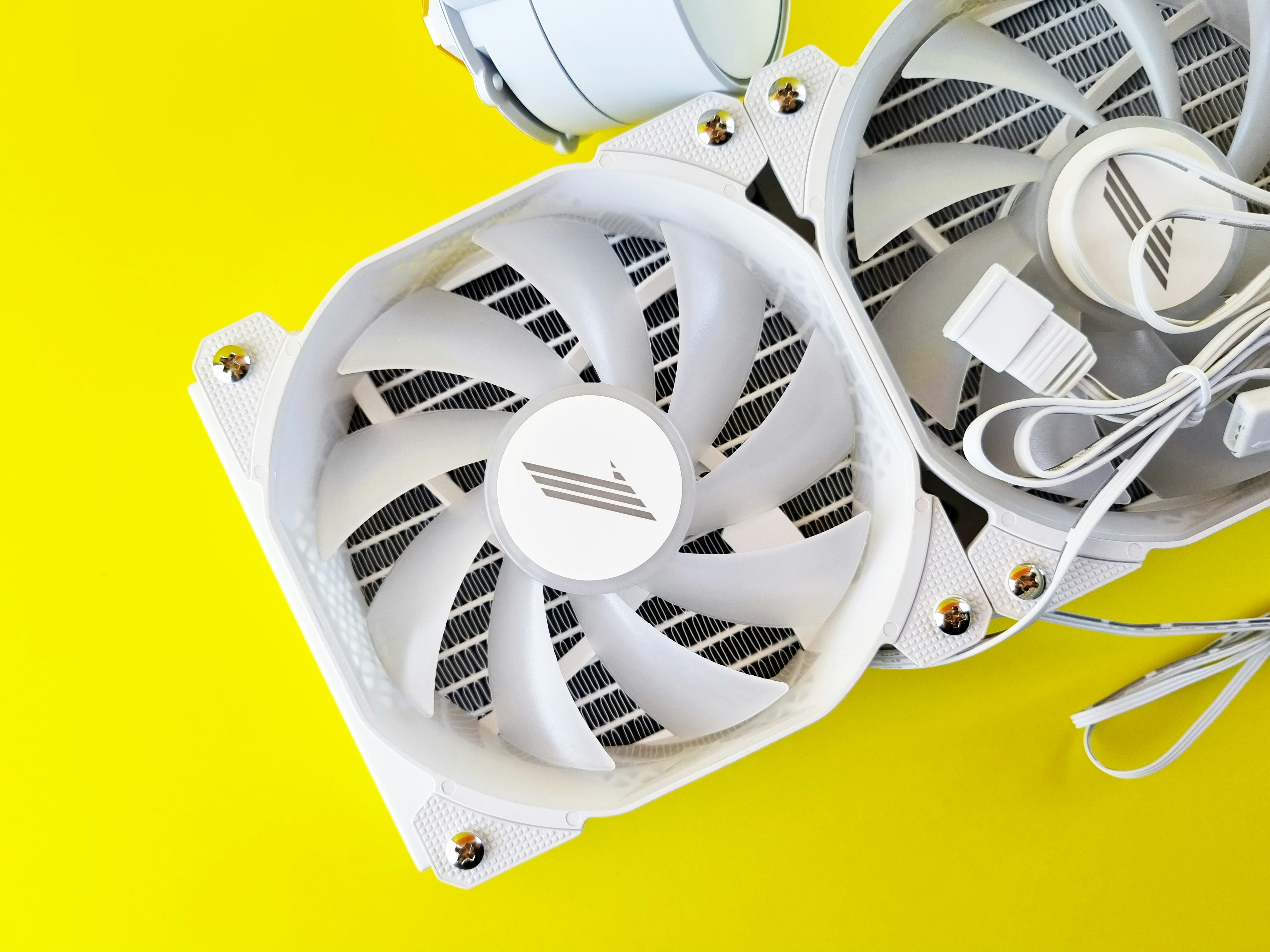 СВО ID-Cooling DX240 Max White (DX240 MAX WHITE) — Широка сумісність із різними сокетами