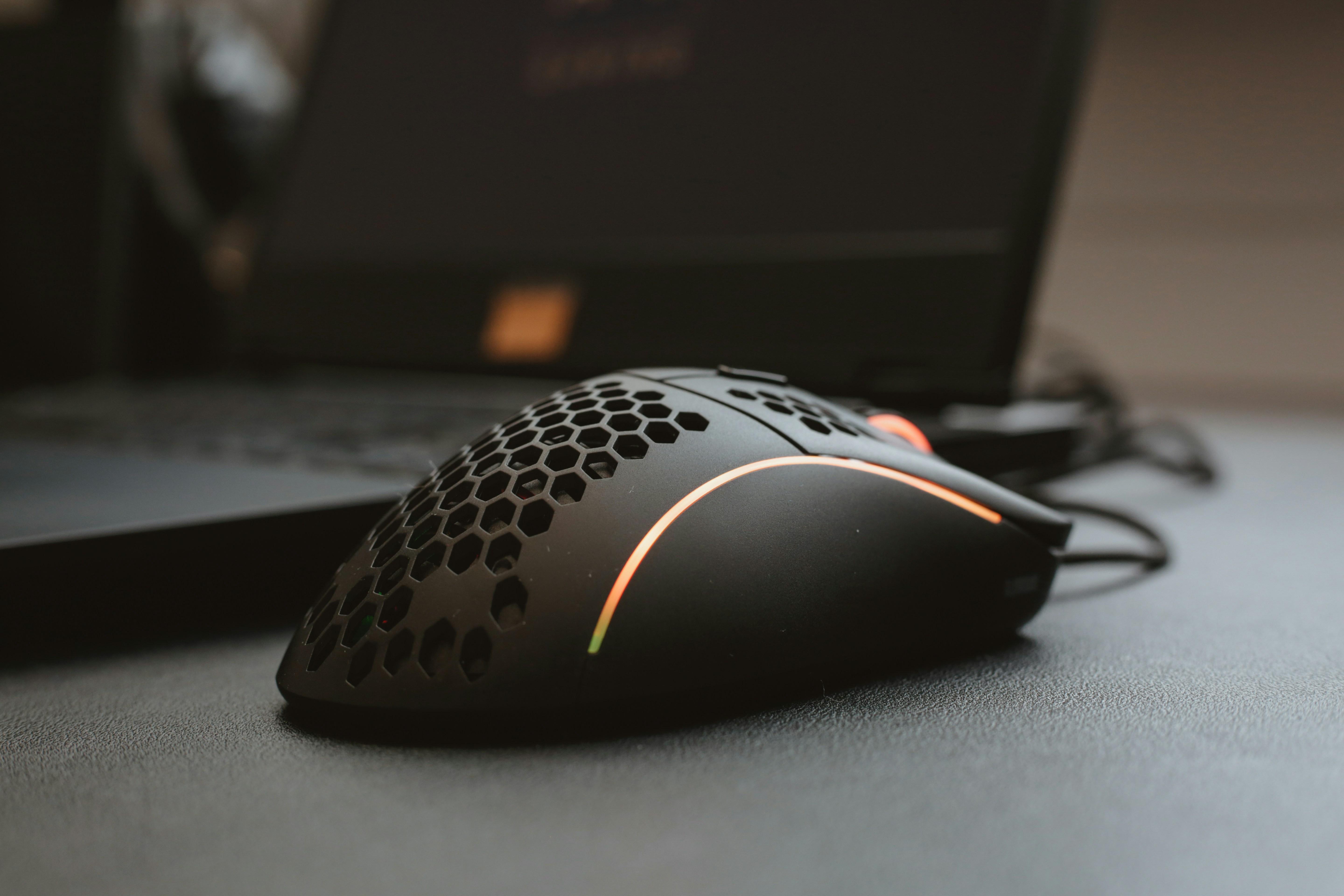 Миша Lorgar MSA10W Ultralight Wireless Gaming Mouse Advanced Black (LRG-MSA10W-BK) — RGB підсвітка для яскравого дизайну