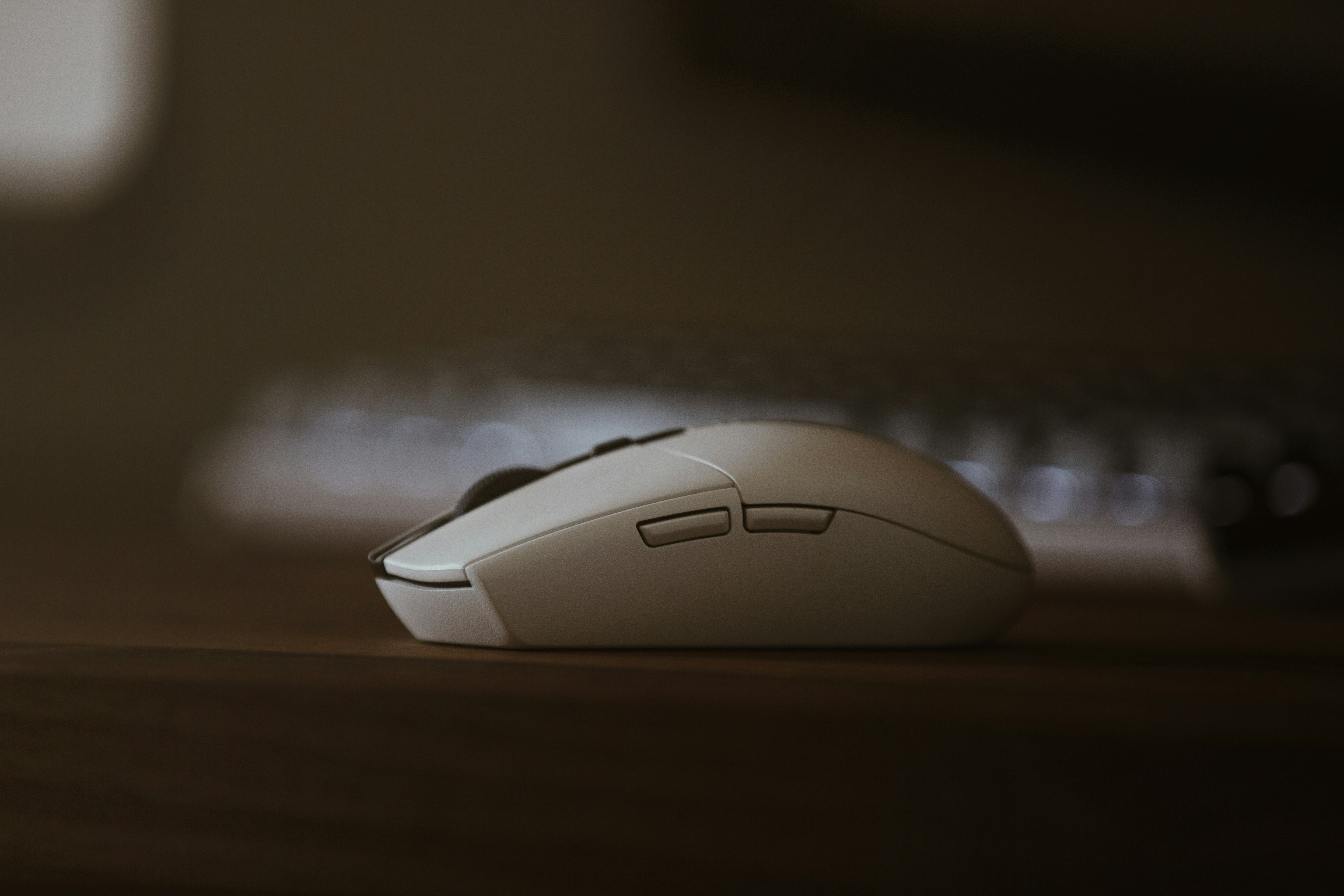 Мышь Lorgar MSA10W Ultralight Wireless Gaming Mouse Advanced White (LRG-MSA10W-WH) — RGB подсветка для яркого дизайна