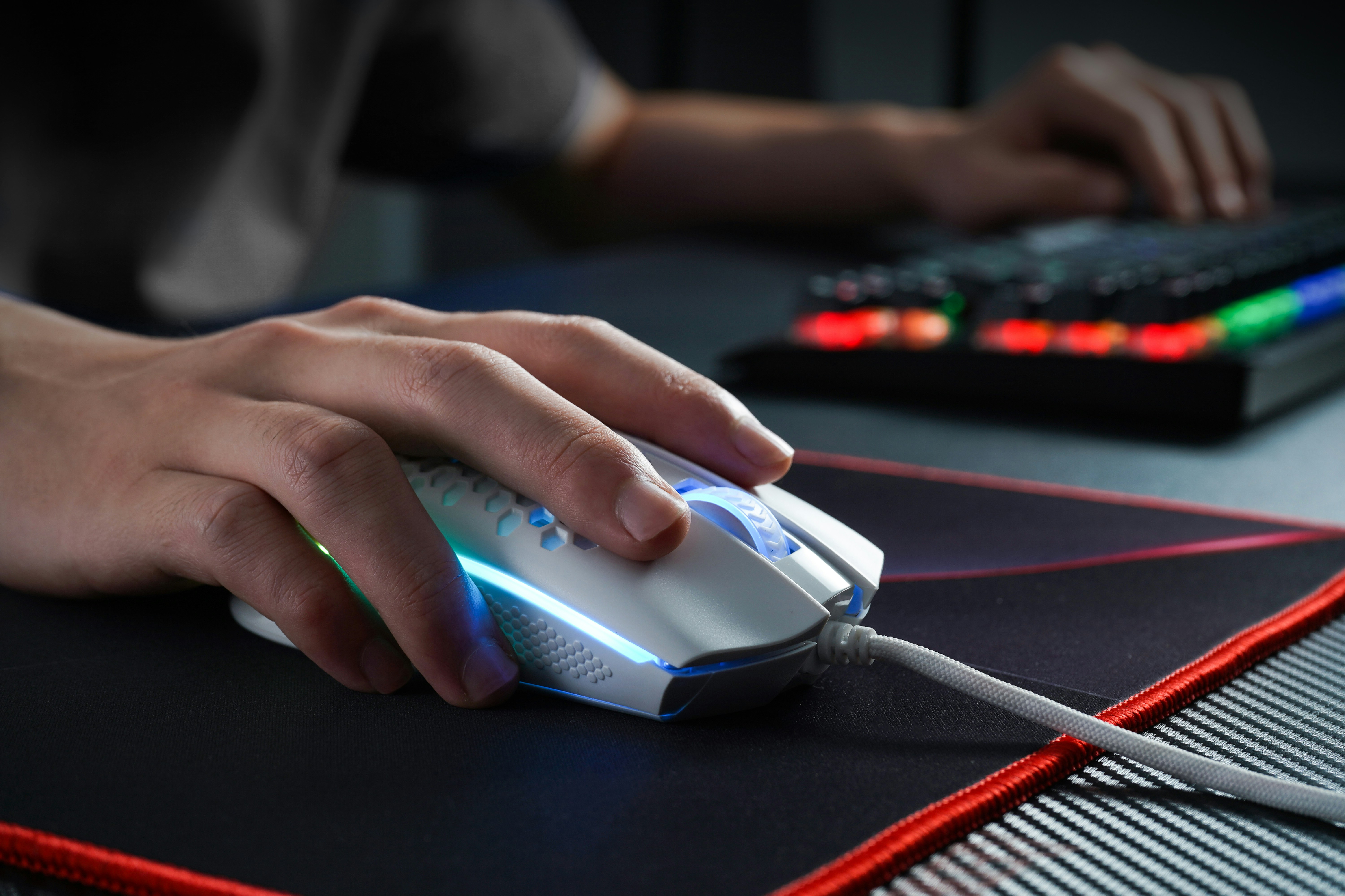 Миша Lorgar MSE90W Magnesium Alloy Wireless Gaming Mouse Elite White (LRG-MSE90W-WH) — RGB підсвітка для яскравого дизайну