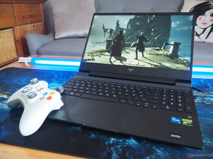 Ноутбук HP 15.6 Victus 15-fa2082wm FHD IPS 144Hz/Intel i5-13420H/16GB/512SSD/RTX 4050 6GB/NOGRAVING/W11H/Mica Silver (B5EQ3UA) — Дискретная видеокарта для игр и графики