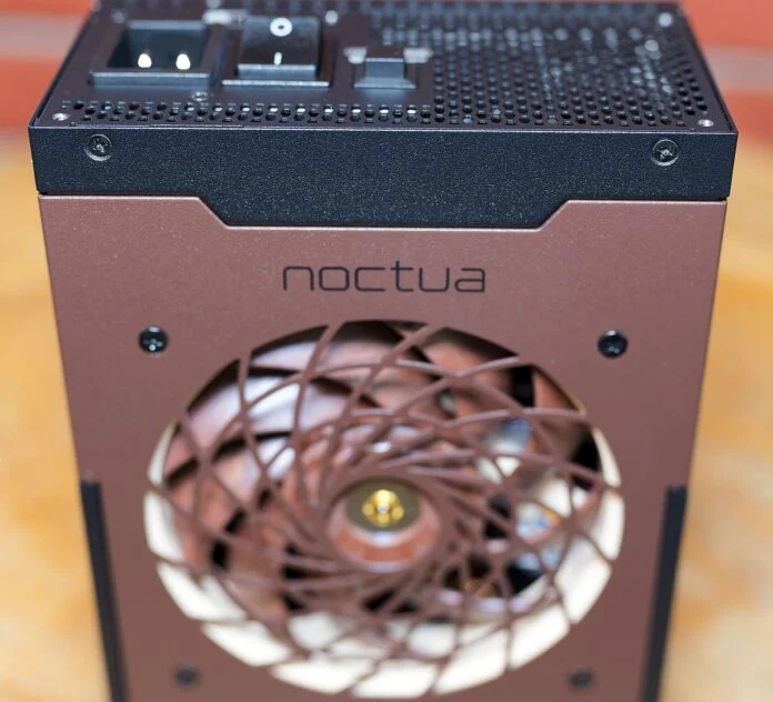 Кулер для процесора Noctua NH-D15S 1700 AM5 (NH-D15S_) — Напруга живлення 12 В для стабільності роботи