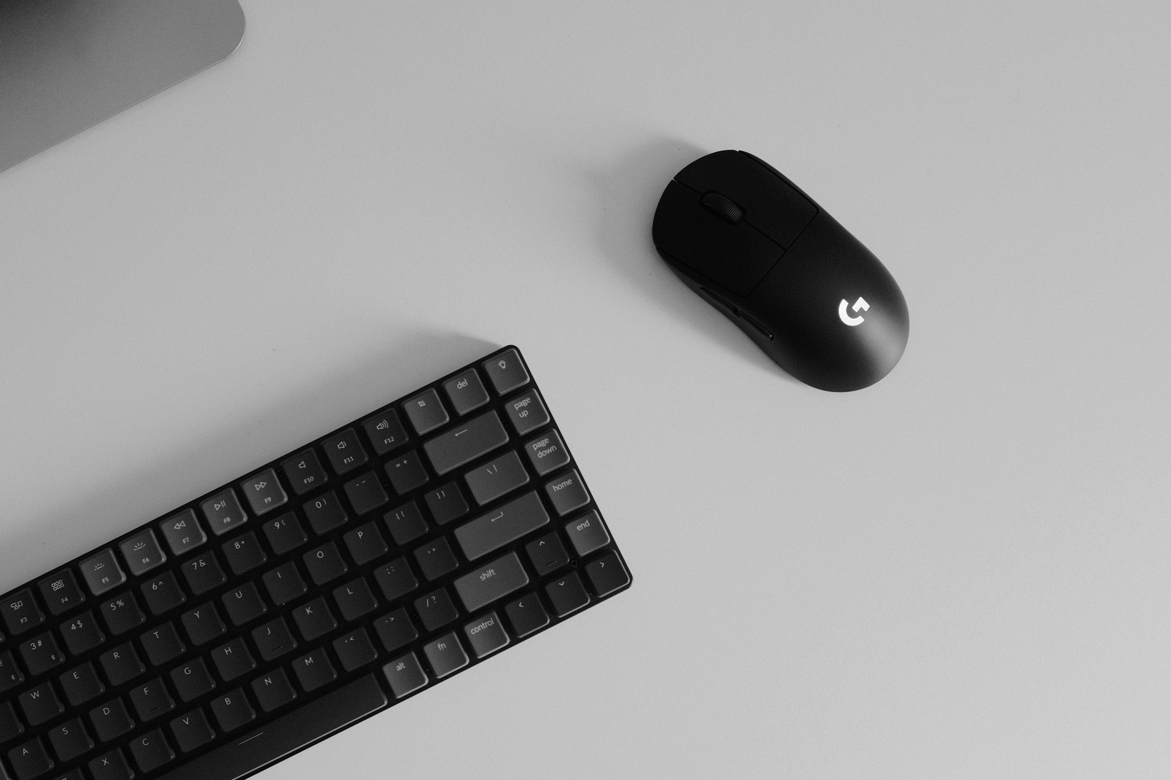 Бездротова миша Logitech M171 Wireless Blue/Black (910-004640) — Підключення через USB, радіо та Bluetooth