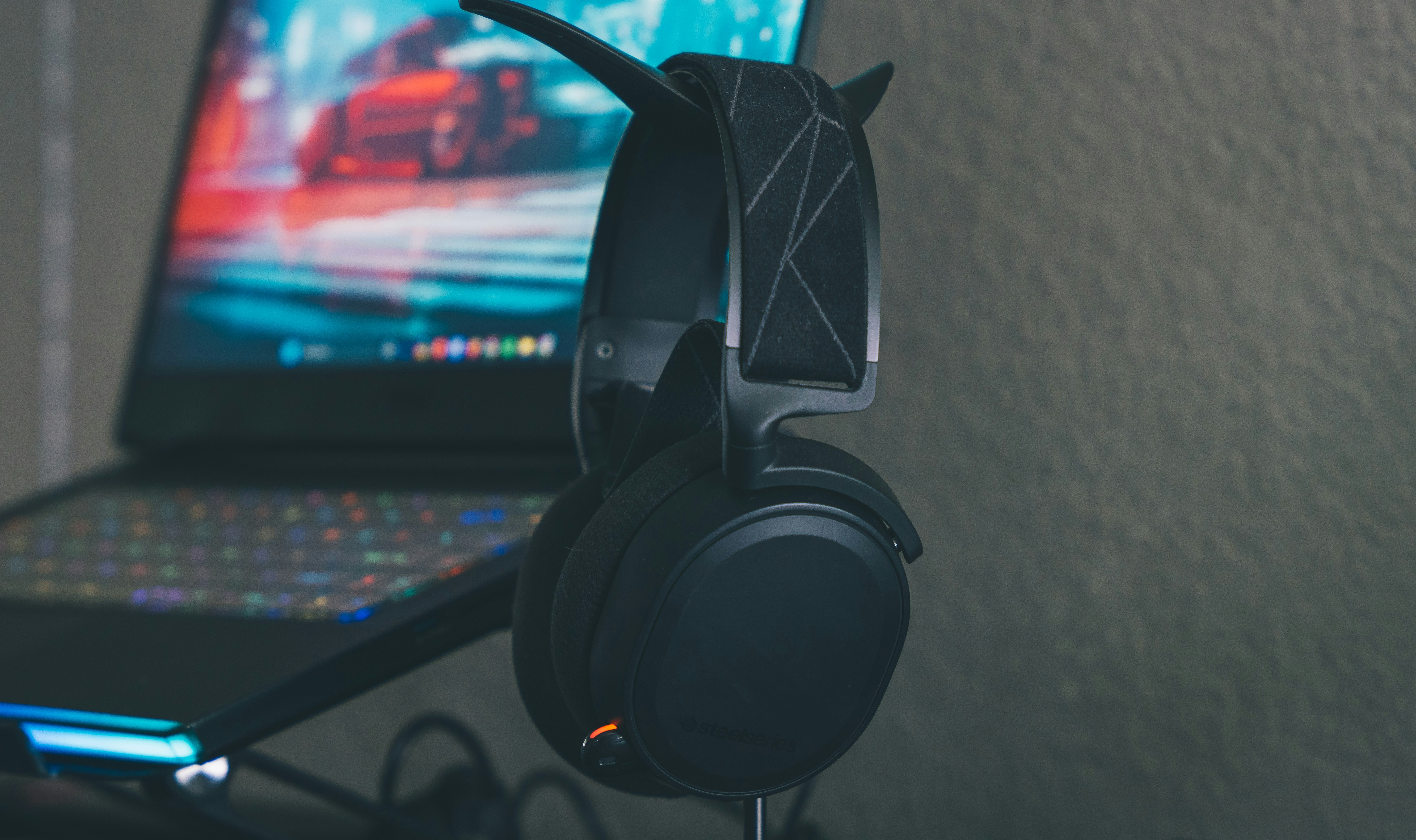 Игровая гарнитура SteelSeries Arctis Nova Pro USB Black (61527) — Подключение через mini-jack 3.5 мм для универсальности