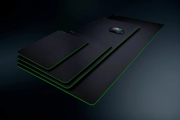 Ігрова поверхня Razer Gigantus V2 Large (RZ02-03330300-R3M1) — Текстильна і гумова основа для комфорту