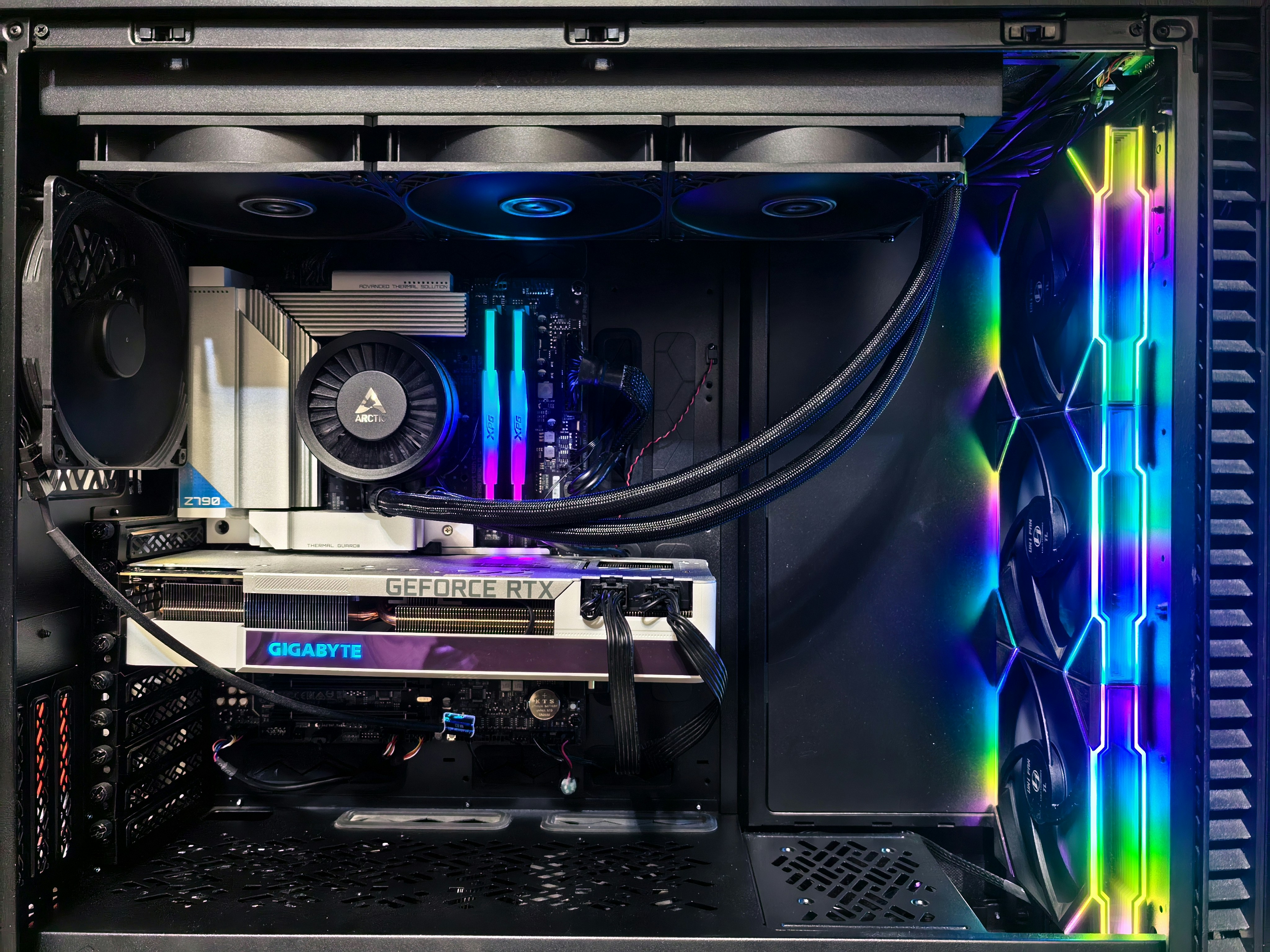 СВО Thermaltake Floe Riing RGB 240 TT Premium Edition (CL-W157-PL12SW-A)