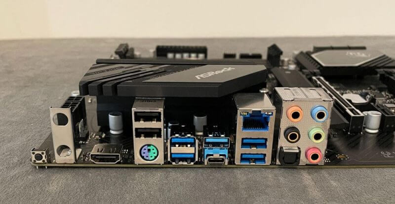 Материнская плата AsRock B550 PG Riptide (B550 PG Riptide) (Socket AM4, AMD B550, ATX) — Форм-фактор ATX для расширенной совместимости корпусов