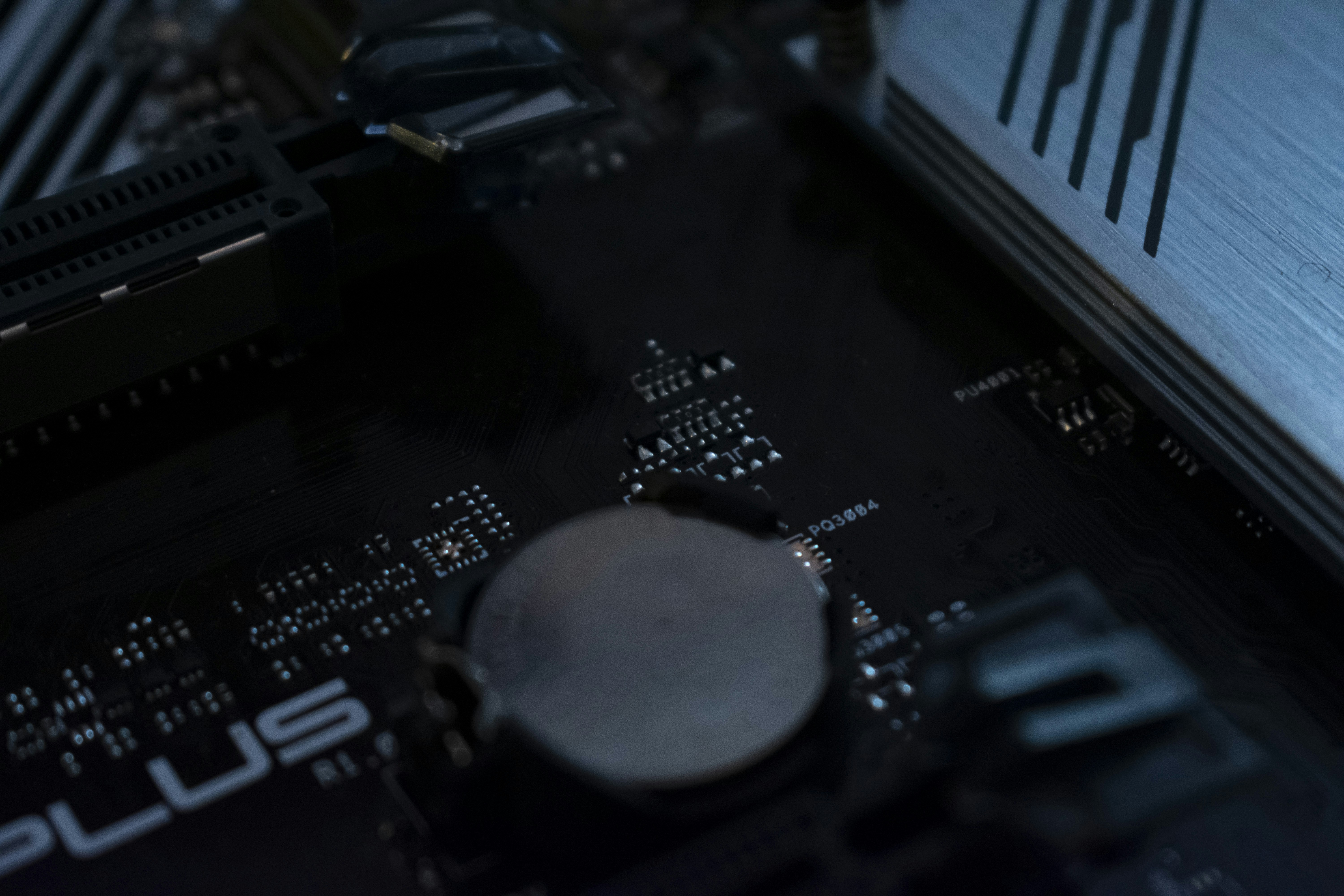 Материнская плата ASUS PRIME H610M-A WIFI D4 (PRIME H610M-A WIFI D4) (Socket 1700, Intel H610, Micro-ATX) — Интегрированный Wi-Fi 5 для беспроводной связи