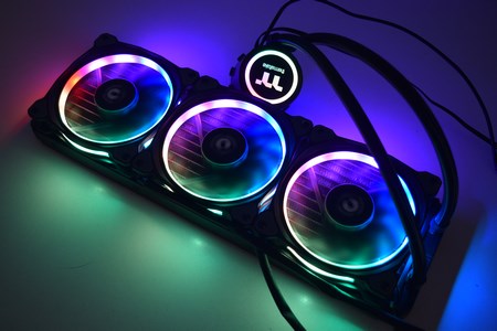 СВО Thermaltake Floe Riing RGB 280 TT Premium Edition (CL-W167-PL14SW-A) — Активне охолодження для ефективного тепловідведення