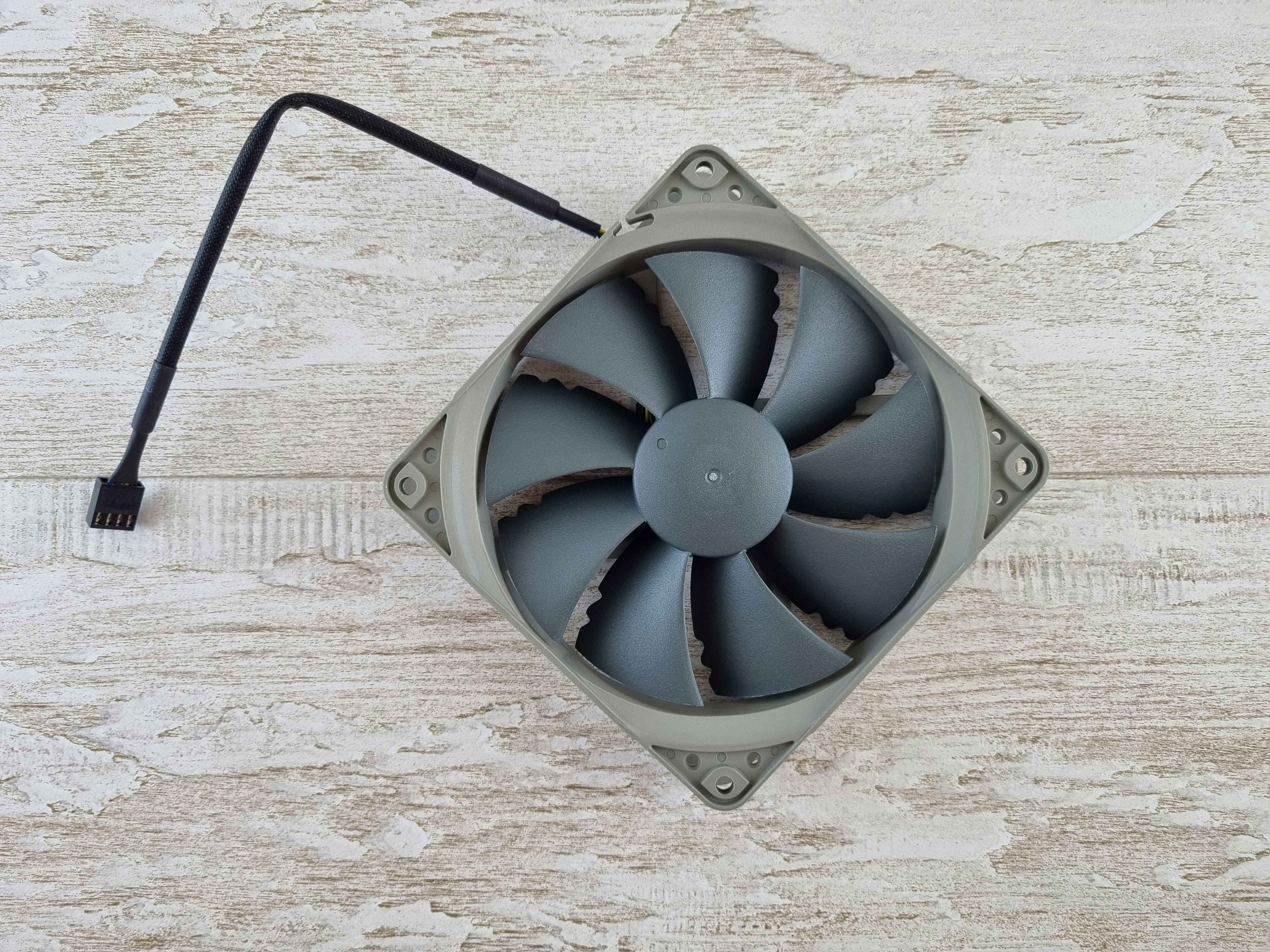Кулер для процессора Noctua NH-U12A CHROMAX BLACK 1700 AM5 (NH-U12A CHROMAX BLACK) — Двойная система вентиляторов для эффективного охлаждения