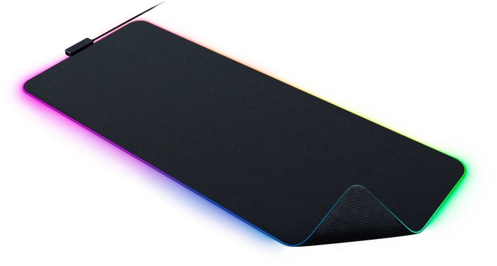 Игровая поверхность Razer Strider Chroma Black (RZ02-04490100-R3M1) — Черный цвет для стильного дизайна