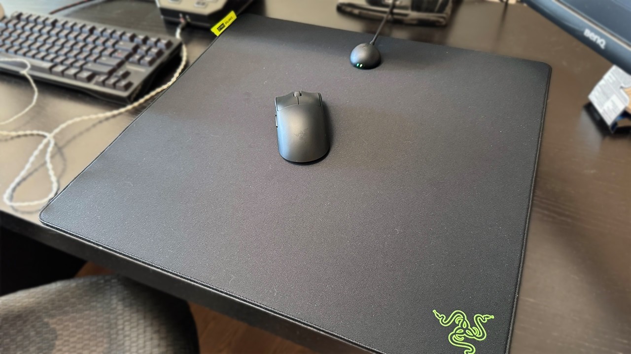 Игровая поверхность Razer Gigantus V2 3XL (RZ02-03330500-R3M1) — Чёрный цвет для стильного дизайна