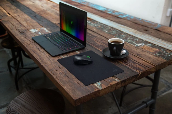 Игровая поверхность Razer Goliathus Mobile Stealth Edition Black (RZ02-01820500-R3M1) — Оптимизированная поверхность для игр