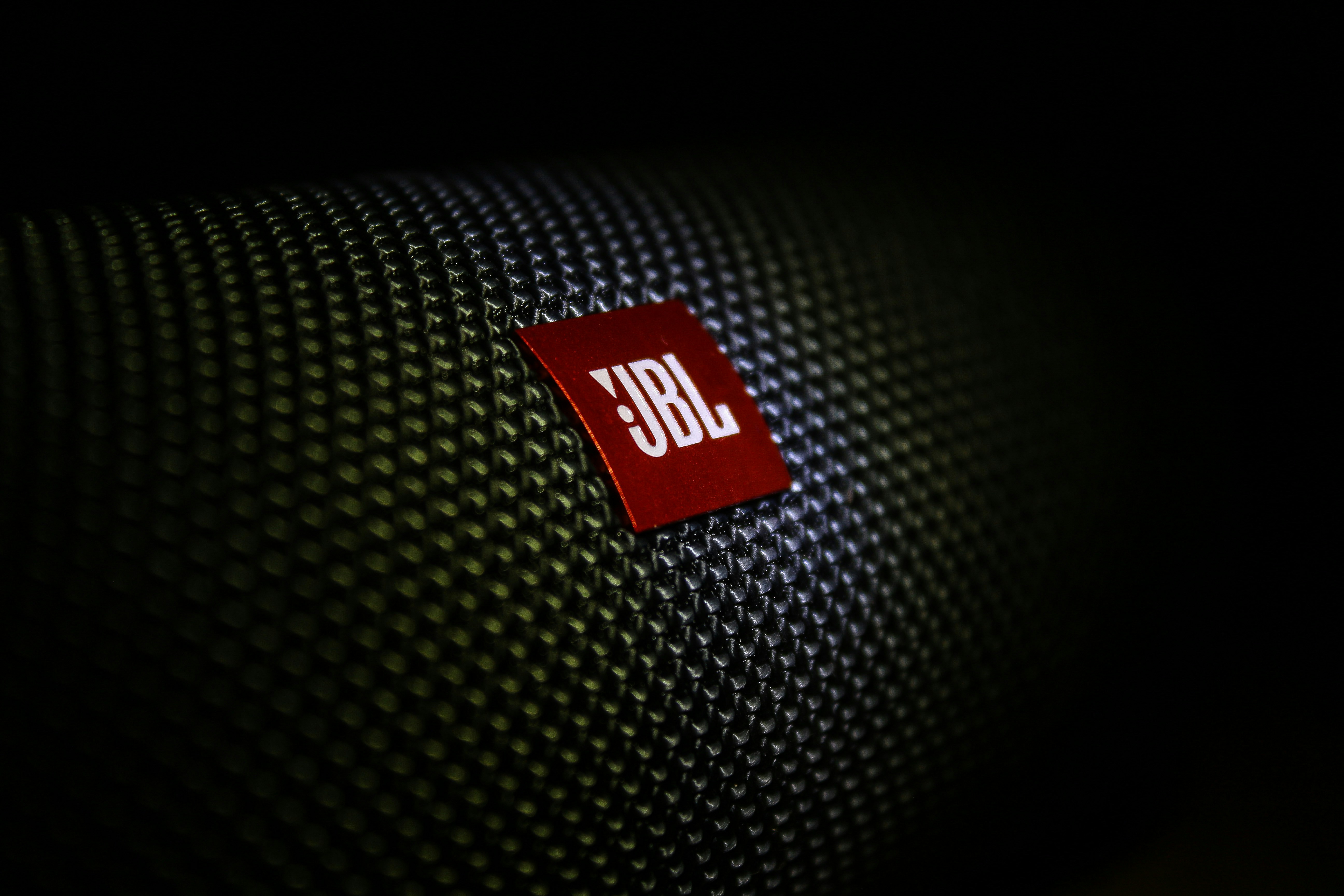 Акустическая система JBL JBLS625CDKW (JBLS625CDKW) — Частотный диапазон 64-40000 Гц для детализации звука