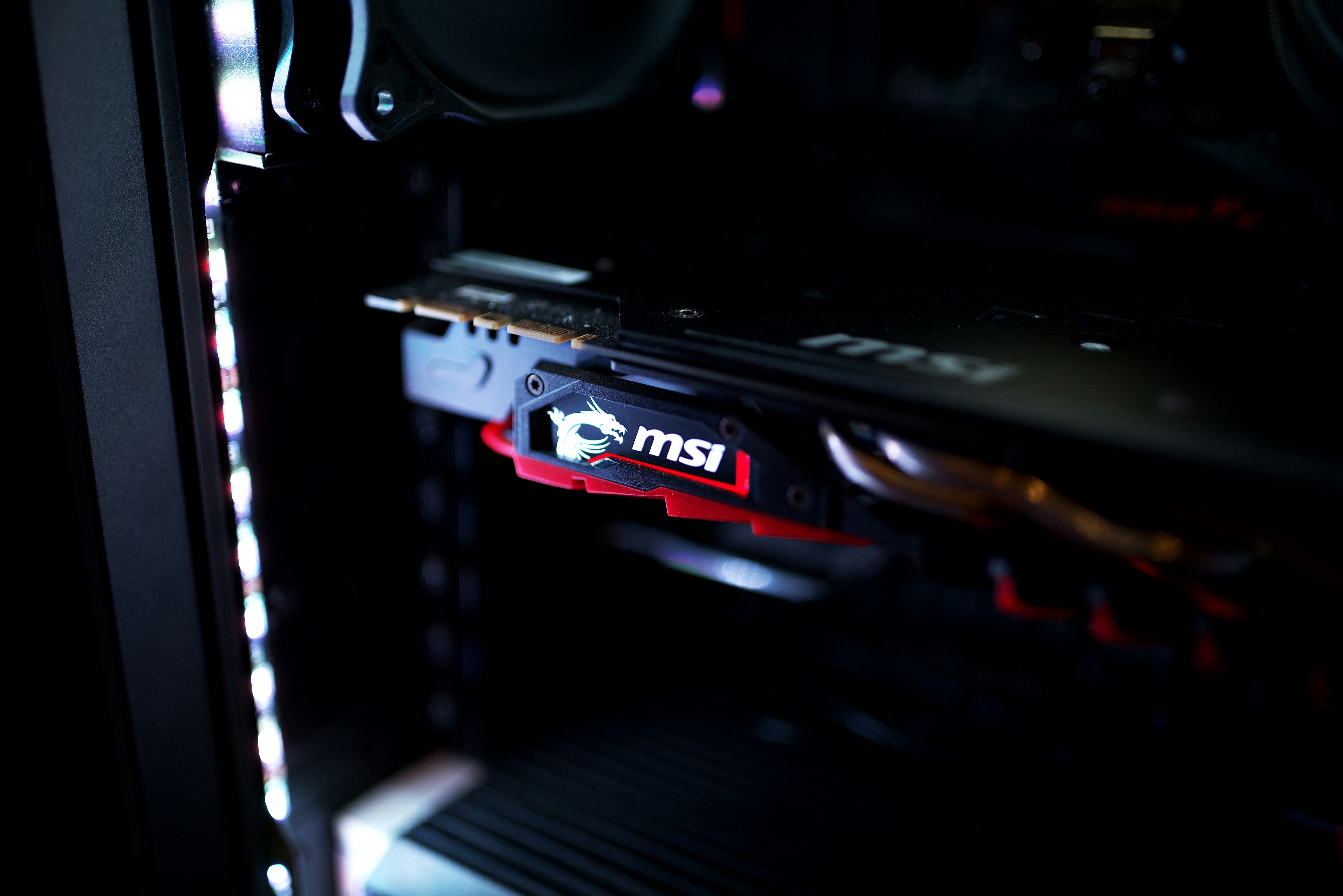 Відеокарта MSI RTX 3090 24Gb Ventus 3X OC (RTX 3090 VENTUS 3X 24G OC) (GDDR6X, 384 bit, PCI-E v4.0 x16) Б/в — Інтерфейс PCI-E 4.0 x16 для швидкості передачі даних