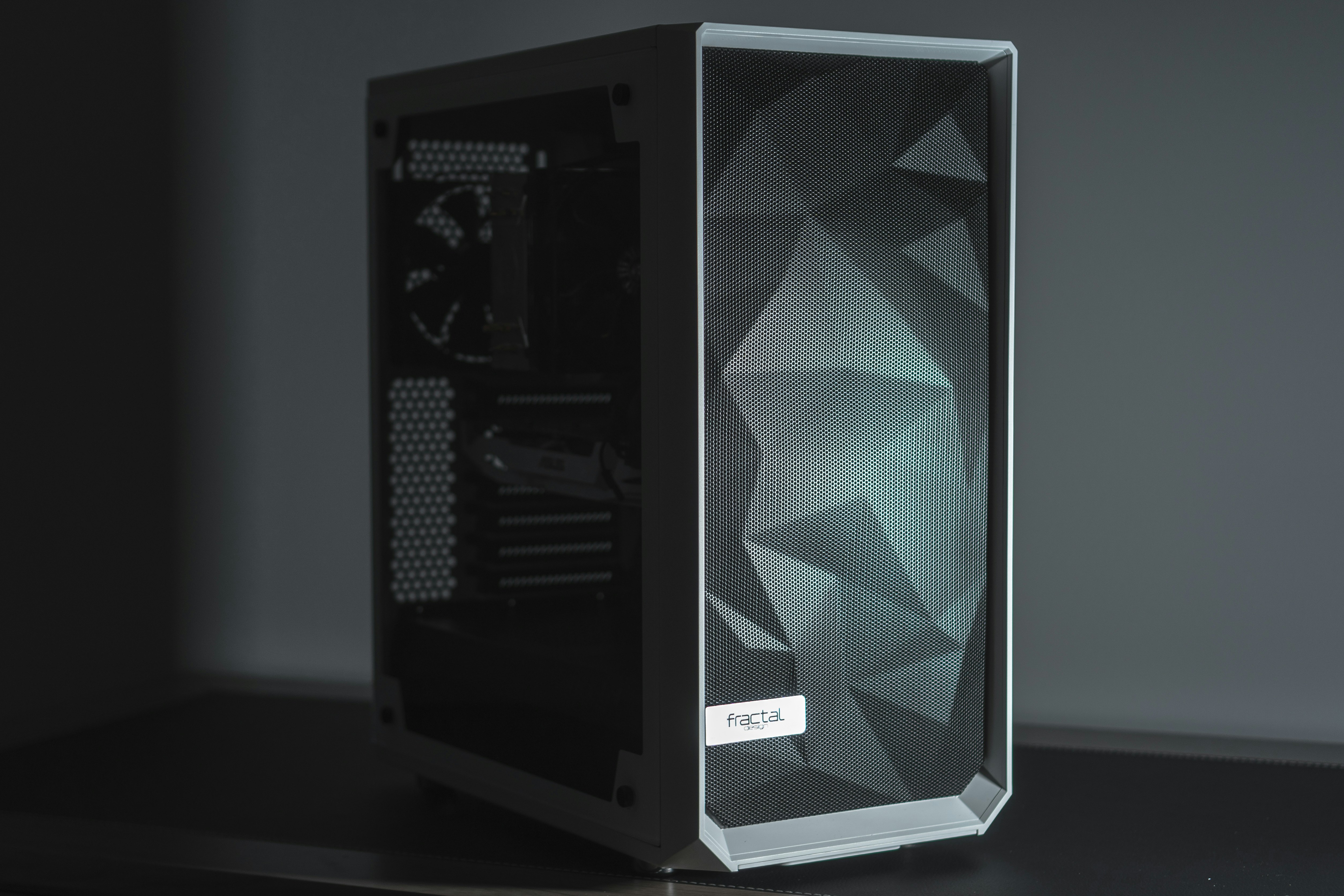 Корпус Fractal Design Meshify 2 Compact Dark TG (FD-C-MES2C-02) — Корпус из стали и закалённого стекла
